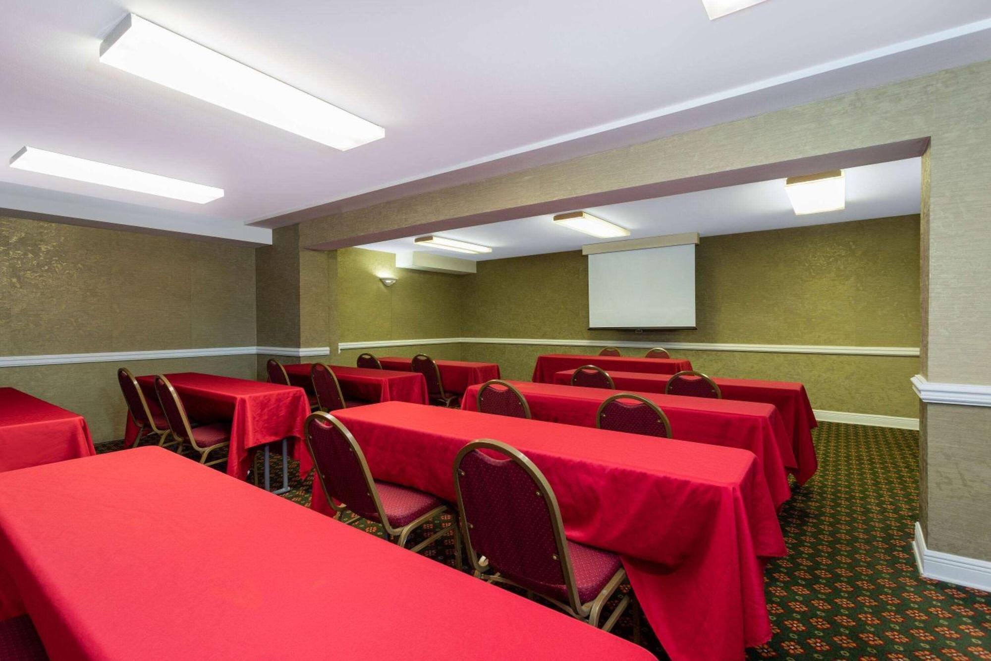 Ramada By Wyndham Altamonte Springs Near I-4 Hotel Eksteriør billede