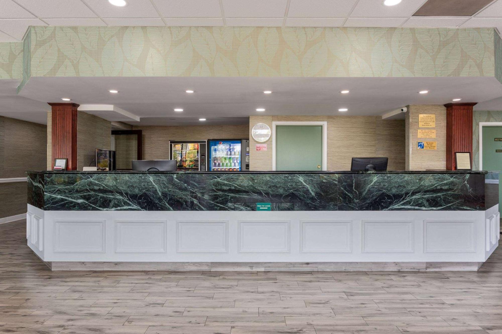 Ramada By Wyndham Altamonte Springs Near I-4 Hotel Eksteriør billede